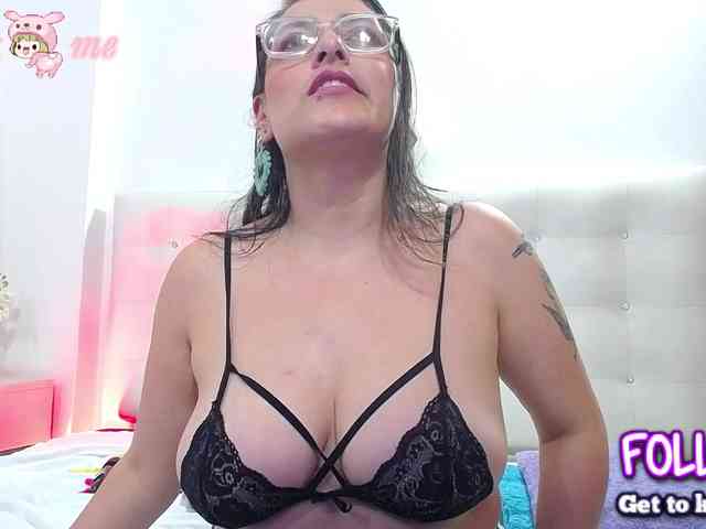 Horny-juliette webcam
