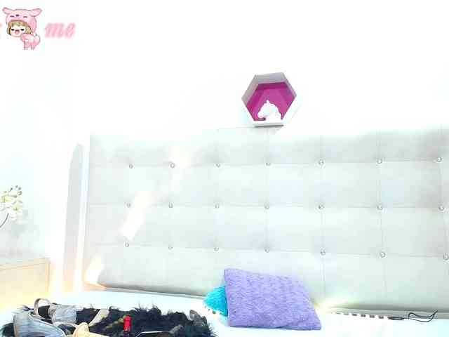 Horny-juliette webcam