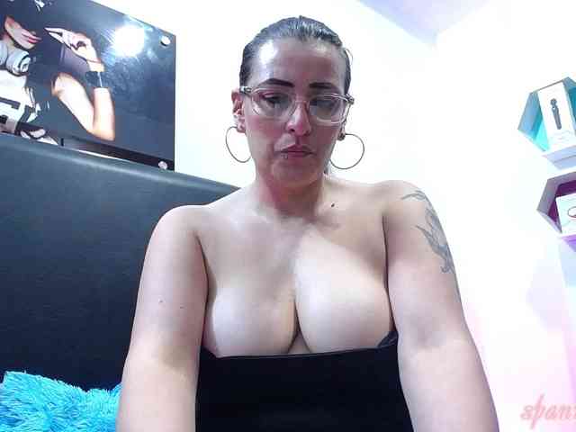 Horny-juliette webcam