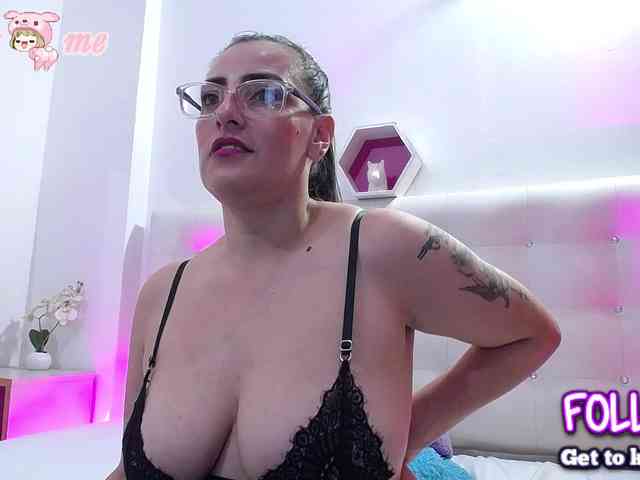 Horny-juliette webcam