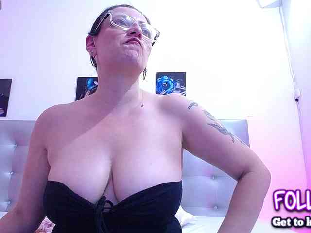 Horny-juliette webcam