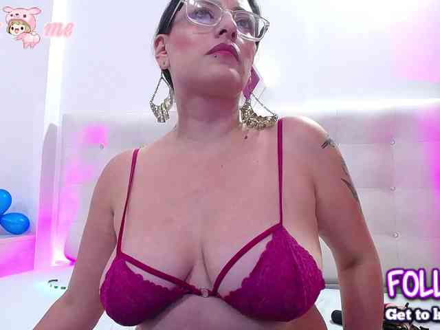Horny-juliette webcam