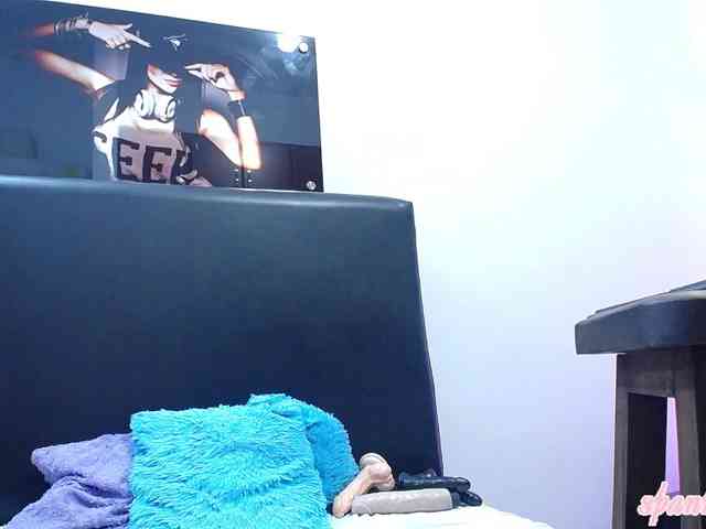 Horny-juliette webcam