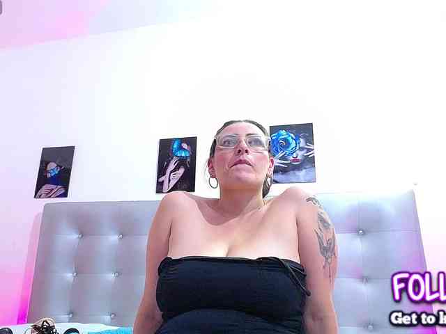 Horny-juliette webcam