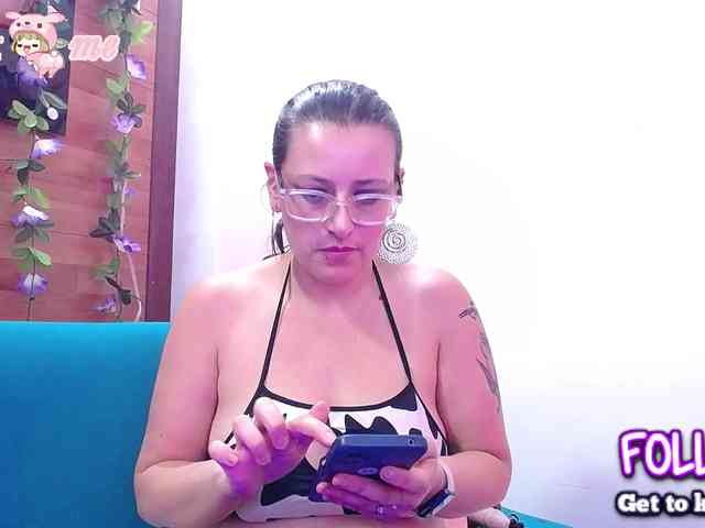 Horny-juliette webcam