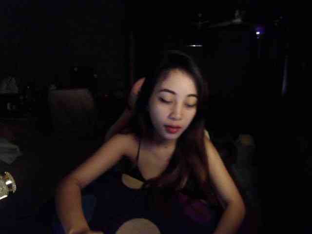 AllieSpankalot webcam