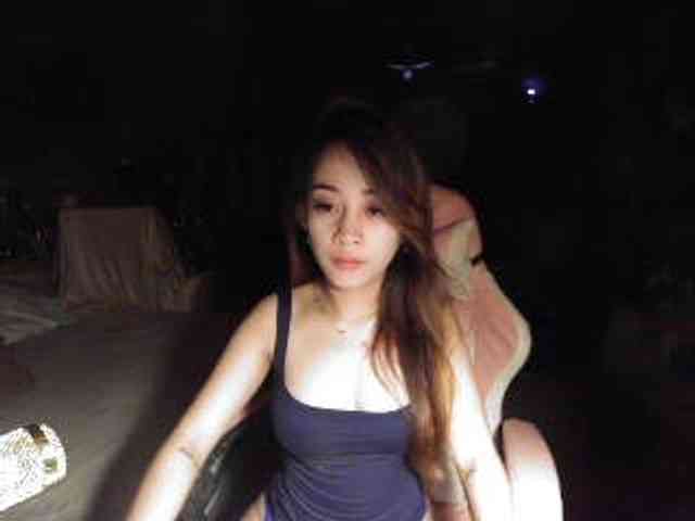 AllieSpankalot webcam