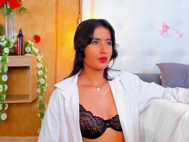 Emiily-Thompson webcam