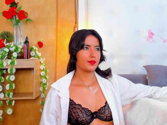 Emiily-Thompson webcam