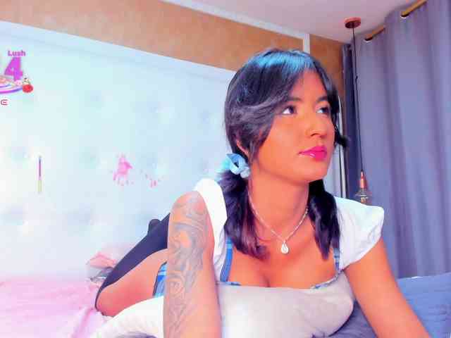 Emiily-Thompson webcam
