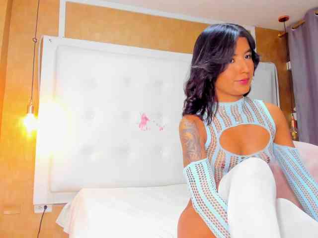 amateur nude live Emiily-Thompson
