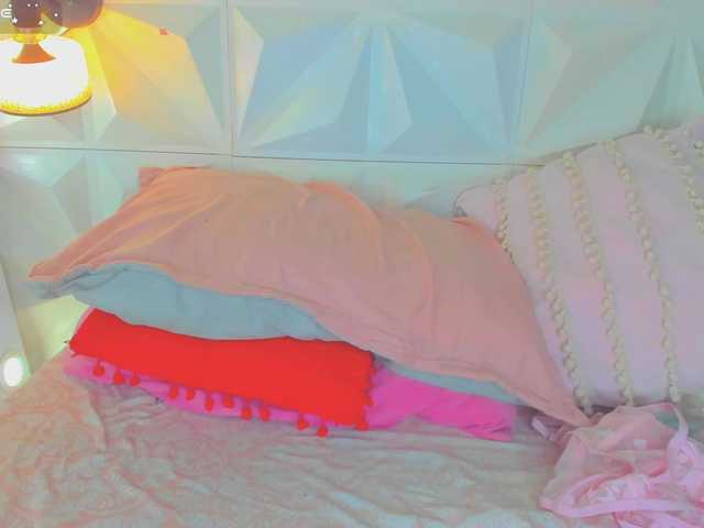 cutelatinaxxx's BongaCams show and profile