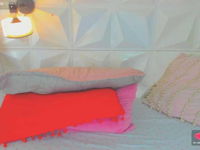 cutelatinaxxx's BongaCams show and profile