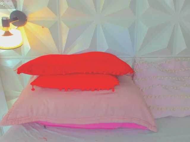 cutelatinaxxx's BongaCams show and profile