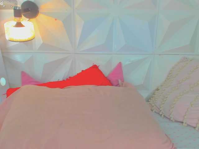 cutelatinaxxx's BongaCams show and profile