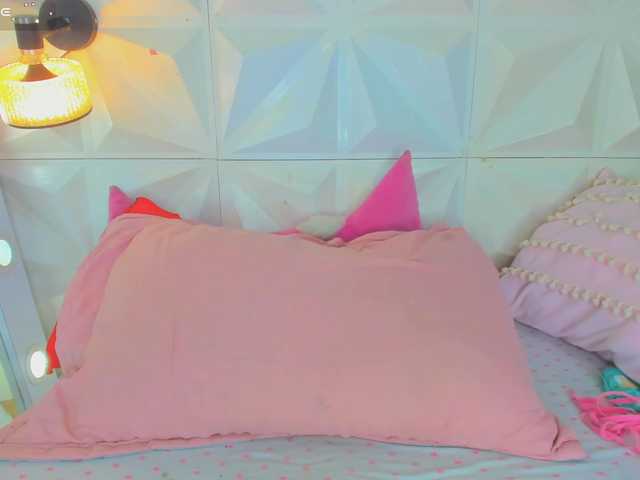 cutelatinaxxx's BongaCams show and profile