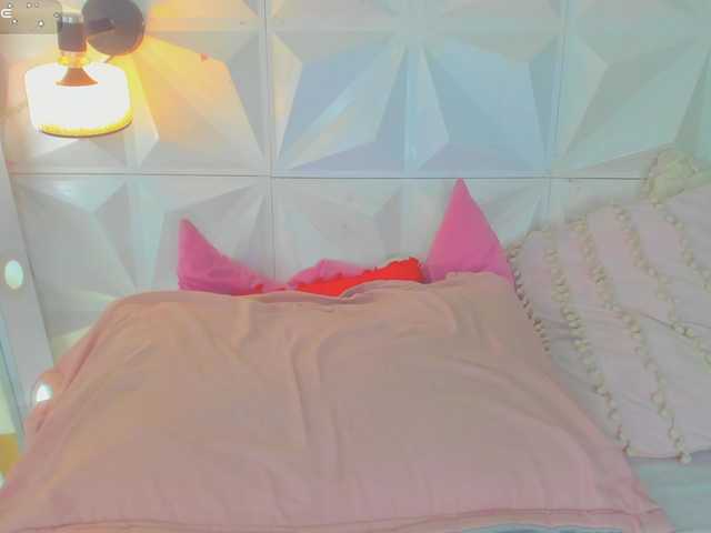 cutelatinaxxx's BongaCams show and profile