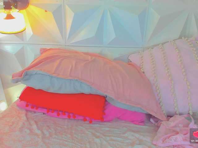 cutelatinaxxx's BongaCams show and profile