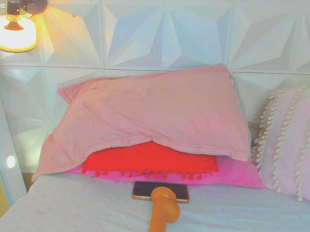 cutelatinaxxx's BongaCams show and profile