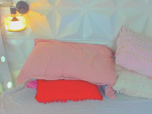 cutelatinaxxx's BongaCams show and profile