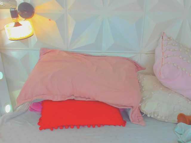 cutelatinaxxx's BongaCams show and profile