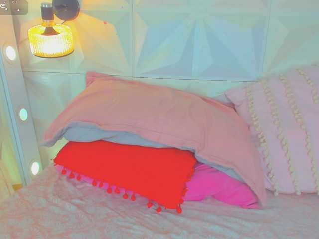 cutelatinaxxx's BongaCams show and profile