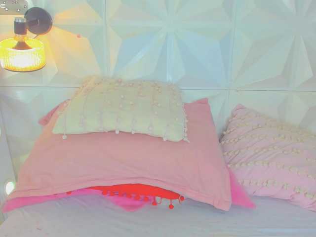 cutelatinaxxx's BongaCams show and profile