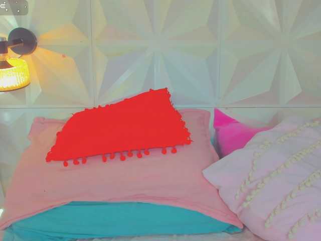 cutelatinaxxx's BongaCams show and profile