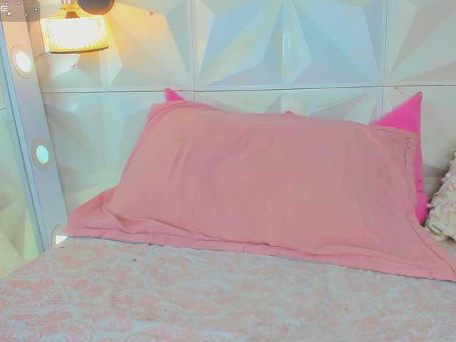 cutelatinaxxx webcam bongacams model stream image