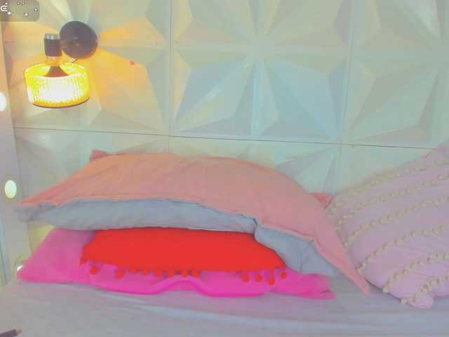 cutelatinaxxx's BongaCams show and profile