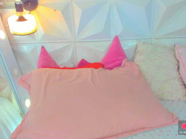 cutelatinaxxx's BongaCams show and profile