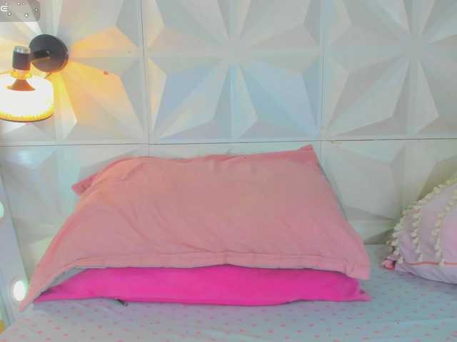 cutelatinaxxx's BongaCams show and profile