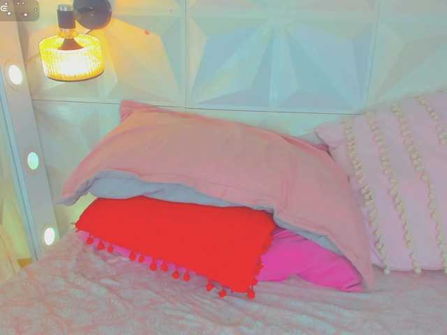 cutelatinaxxx's BongaCams show and profile