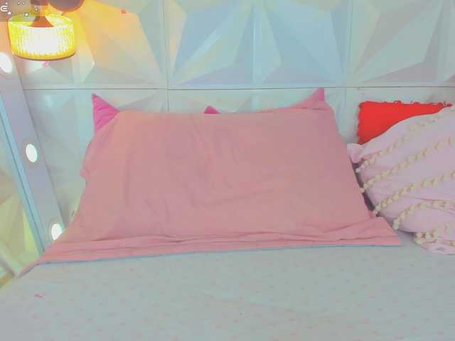 cutelatinaxxx's BongaCams show and profile