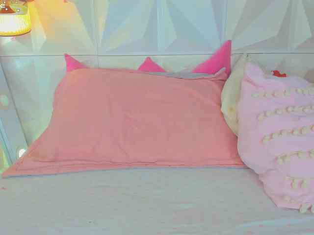 cutelatinaxxx webcam