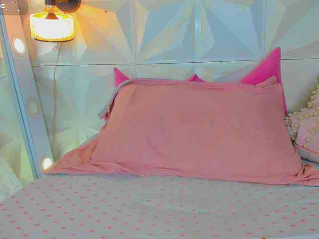 cutelatinaxxx webcam