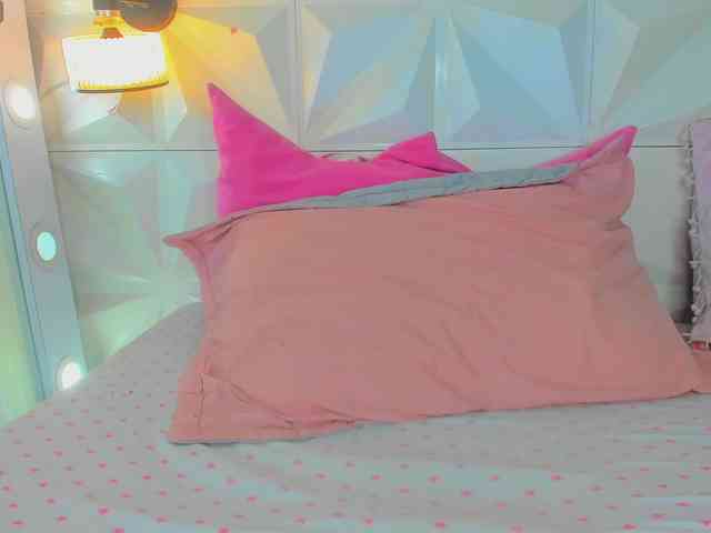 cutelatinaxxx webcam