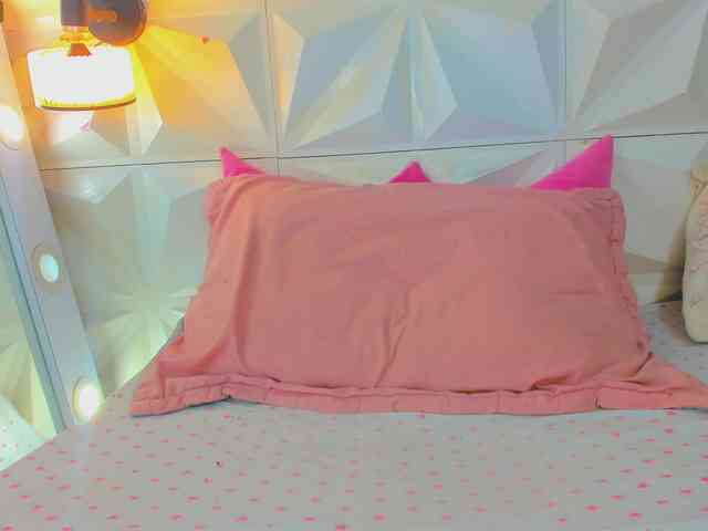 cutelatinaxxx webcam