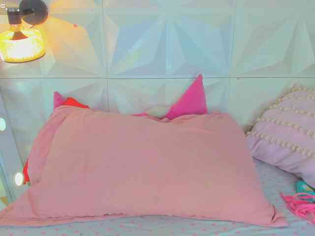 cutelatinaxxx webcam