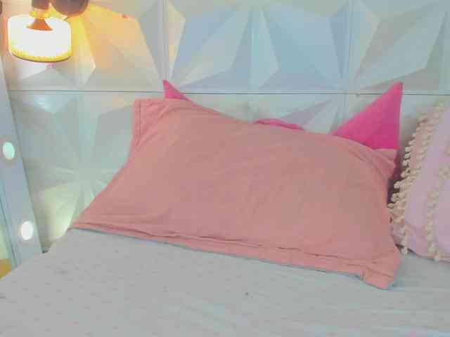 cutelatinaxxx webcam