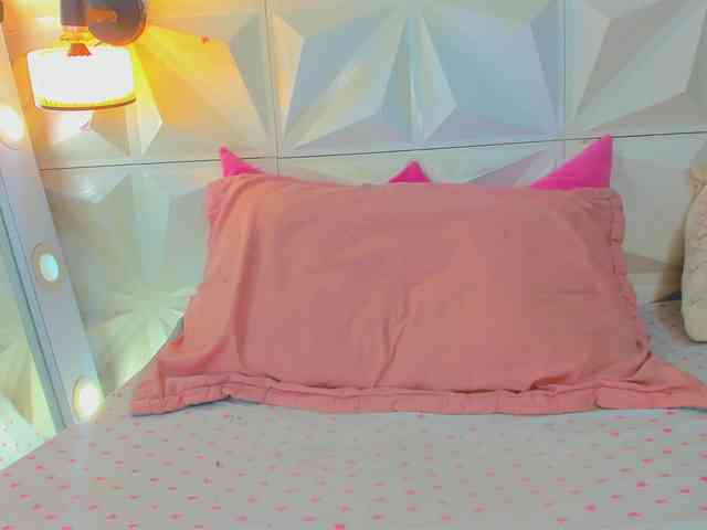 cutelatinaxxx webcam