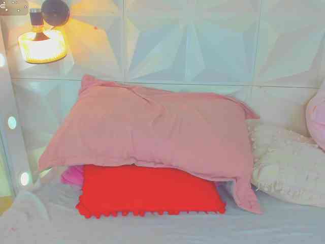 cutelatinaxxx webcam