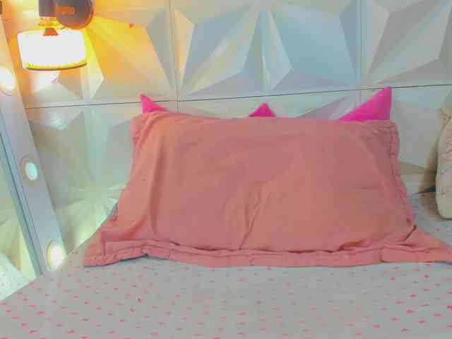 cutelatinaxxx webcam