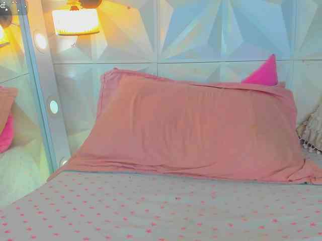 cutelatinaxxx webcam