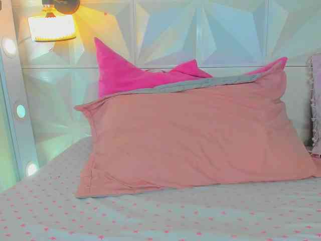 cutelatinaxxx webcam