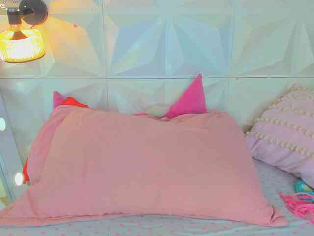 cutelatinaxxx webcam