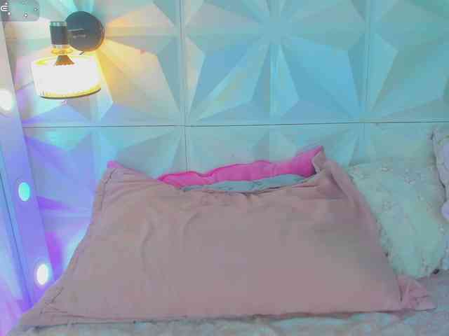 cutelatinaxxx webcam