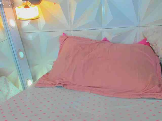 cutelatinaxxx webcam