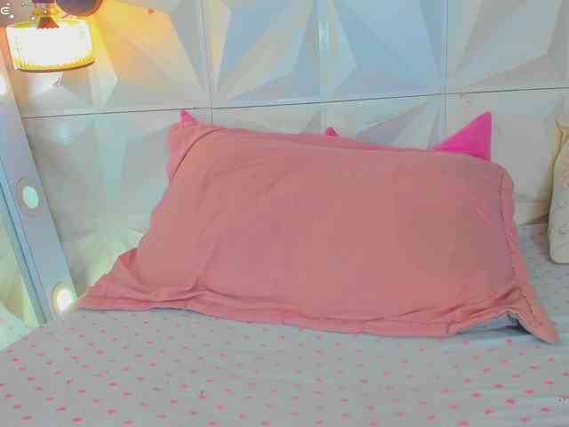 cutelatinaxxx webcam