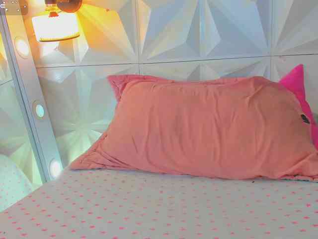 cutelatinaxxx webcam